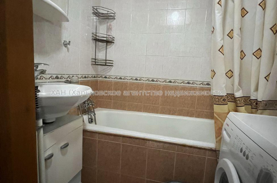 Продам квартиру, Всеволода Татькова ул. , 4 кім., 86 м², косметический ремонт 