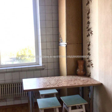 Продам квартиру, Победы просп. , 3 кім., 64.90 м², косметический ремонт 