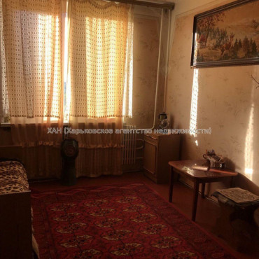 Продам квартиру, Победы просп. , 3 кім., 64.90 м², косметический ремонт 