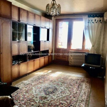 Продам квартиру, Победы просп. , 3 кім., 64.90 м², косметический ремонт 