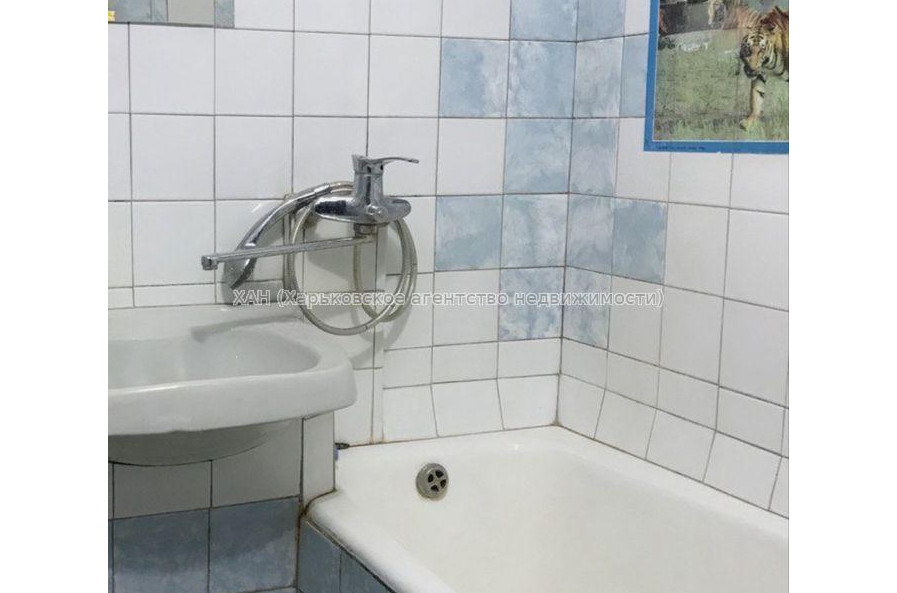Продам квартиру, Победы просп. , 3  ком., 64.90 м², косметический ремонт 