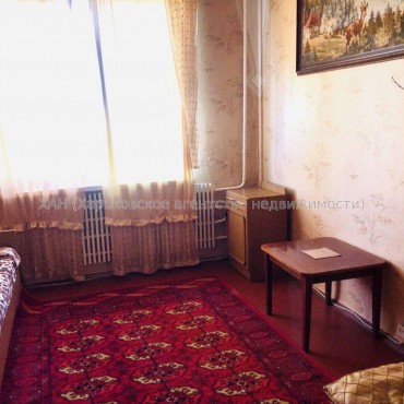 Продам квартиру, Победы просп. , 3 кім., 64.90 м², косметический ремонт 