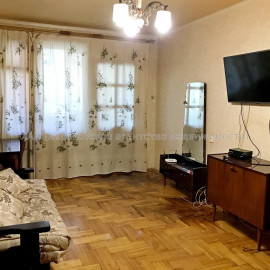 Сдам квартиру, Гарибальди ул. , 8 , 2  ком., 33 м², косметический ремонт