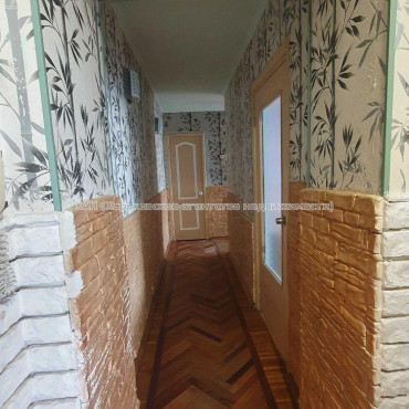 Продам квартиру, Харьковских Дивизий ул. , 3 кім., 65 м², косметический ремонт 