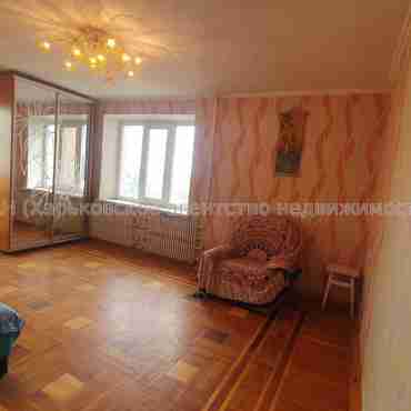 Продам квартиру, Харьковских Дивизий ул. , 3  ком., 65 м², косметический ремонт 