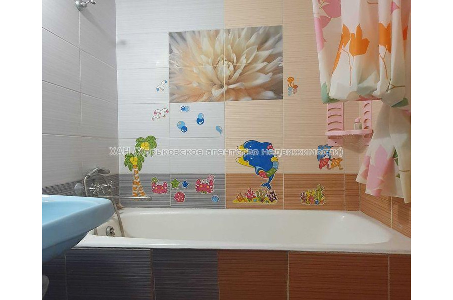 Продам квартиру, Харьковских Дивизий ул. , 3  ком., 65 м², косметический ремонт 