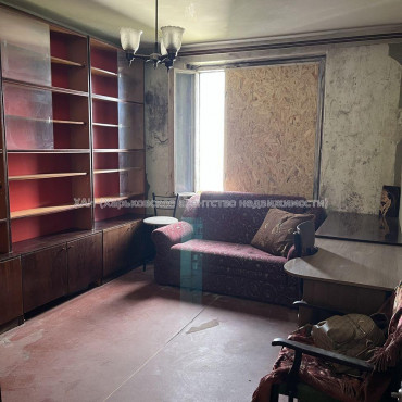 Продам квартиру, Тарасовская ул. , 3 кім., 65.20 м², без ремонта 