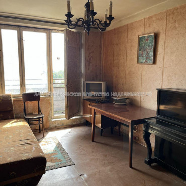 Продам квартиру, Тарасовская ул. , 3 кім., 65.20 м², без ремонта 