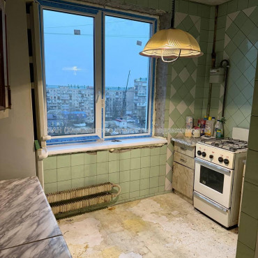 Продам квартиру, Тарасовская ул. , 3 кім., 65.20 м², без ремонта 