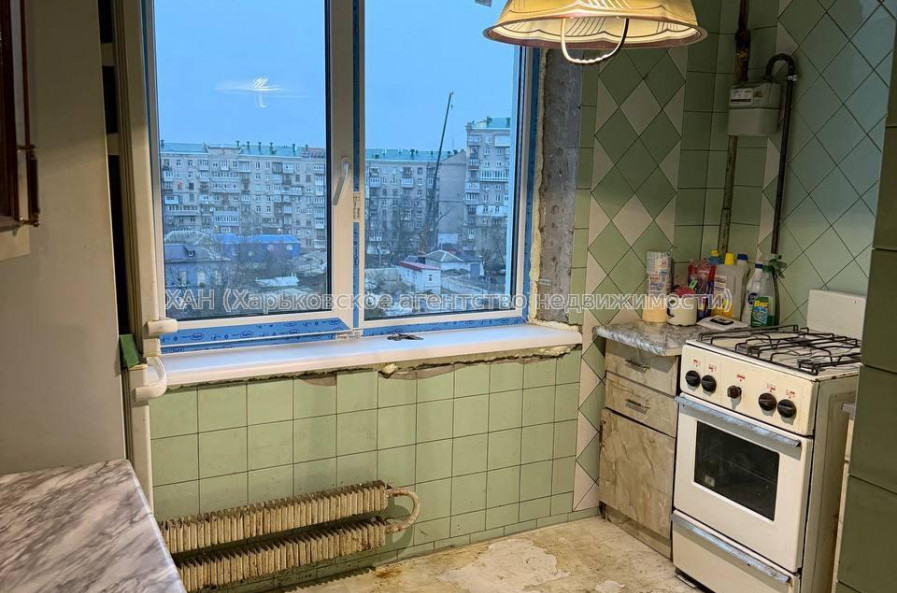 Продам квартиру, Тарасовская ул. , 3 кім., 65.20 м², без ремонта 