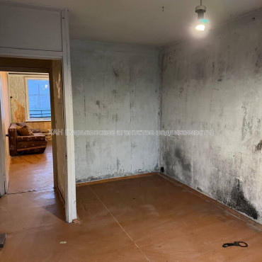 Продам квартиру, Тарасовская ул. , 3 кім., 65.20 м², без ремонта 