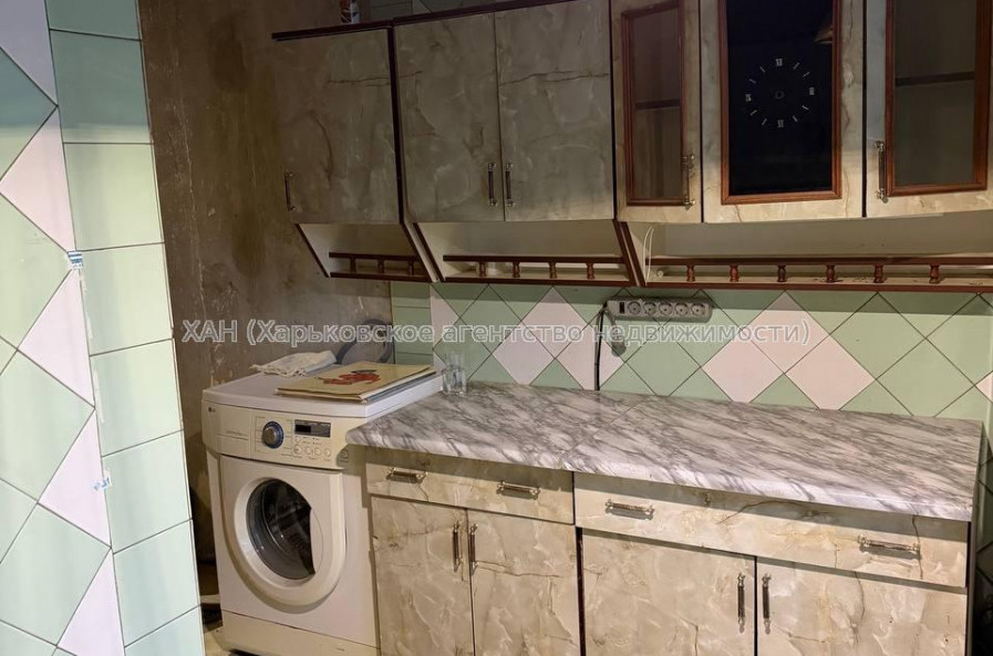 Продам квартиру, Тарасовская ул. , 3 кім., 65.20 м², без ремонта 