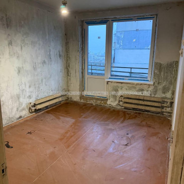 Продам квартиру, Тарасовская ул. , 3 кім., 65.20 м², без ремонта 