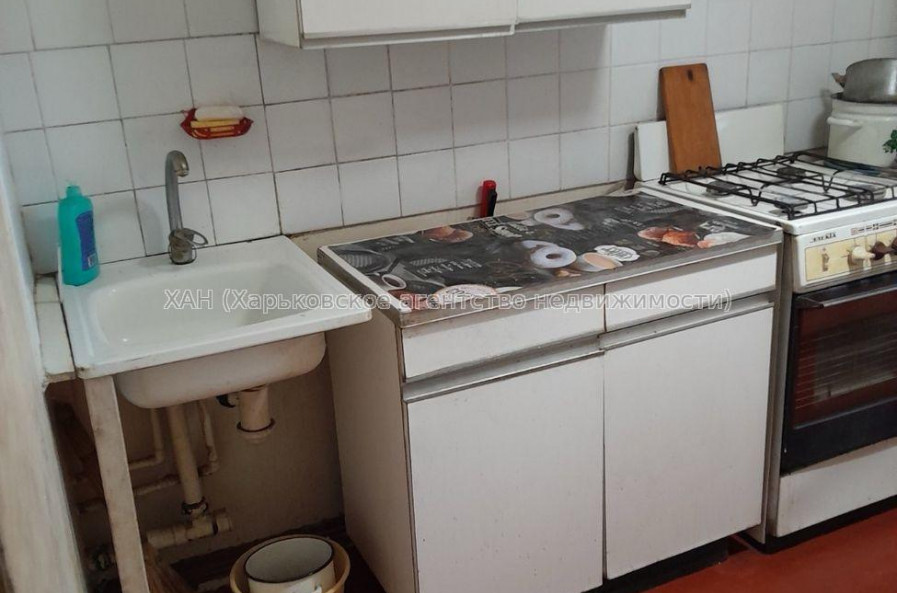 Продам квартиру, Амосова ул. , 1 кім., 38 м², советский ремонт 