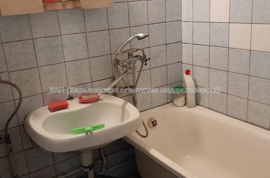 Продам квартиру, Амосова ул. , 1 кім., 38 м², советский ремонт 