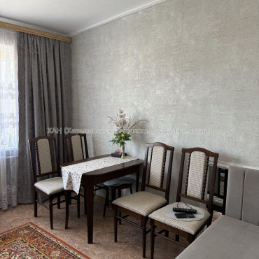 Продам квартиру, Ньютона ул. , 1 кім., 23 м², капитальный ремонт 