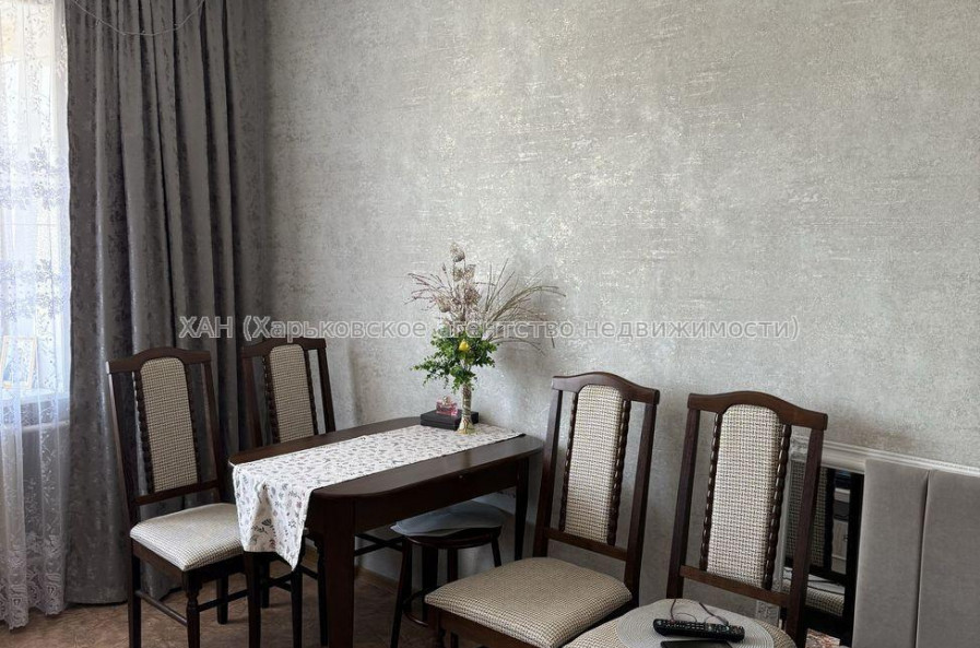Продам квартиру, Ньютона ул. , 1 кім., 23 м², капитальный ремонт 