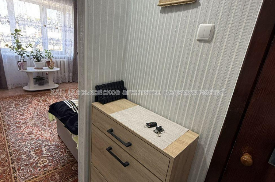 Продам квартиру, Ньютона ул. , 1 кім., 23 м², капитальный ремонт 
