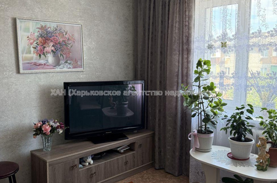 Продам квартиру, Ньютона ул. , 1 кім., 23 м², капитальный ремонт 