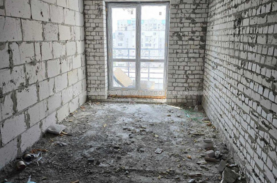 Продам квартиру, Клочковская ул. , 2  ком., 70.78 м², без внутренних работ 
