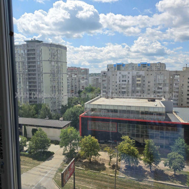 Продам квартиру, Клочковская ул. , 2  ком., 70.78 м², без внутренних работ 