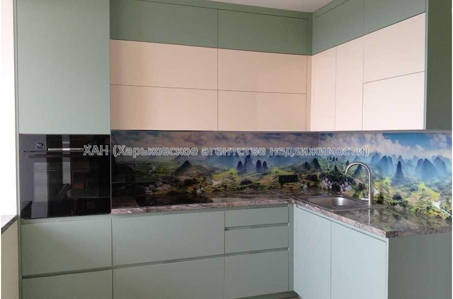 Продам квартиру, Драгоманова ул. , 2 кім., 72.85 м², капитальный ремонт 