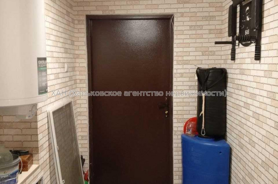 Продам квартиру, Драгоманова ул. , 2 кім., 72.85 м², капитальный ремонт 