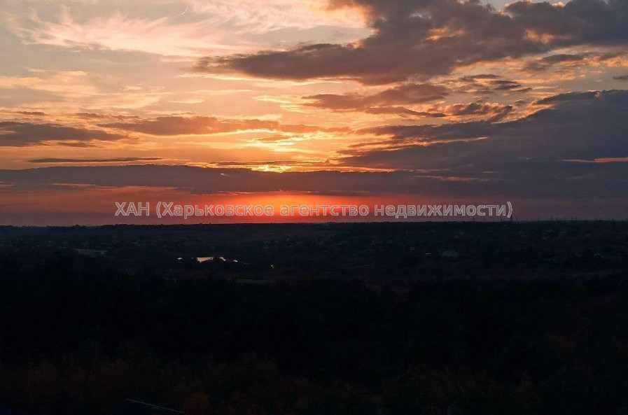 Продам квартиру, Драгоманова ул. , 2 кім., 72.85 м², капитальный ремонт 