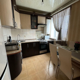 Продам квартиру, Шекспира ул. , 1 кім., 33 м², капитальный ремонт