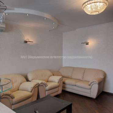 Продам квартиру, Барабашова академика ул. , 4  ком., 130 м², авторский дизайн 