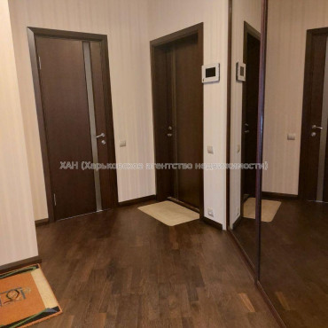 Продам квартиру, Барабашова академика ул. , 4  ком., 130 м², авторский дизайн 