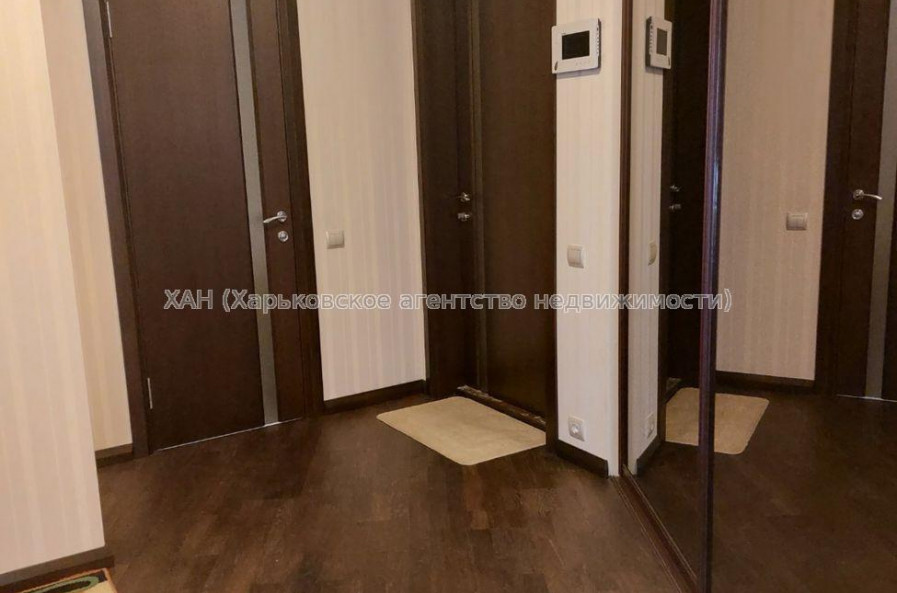 Продам квартиру, Барабашова академика ул. , 4  ком., 130 м², авторский дизайн 