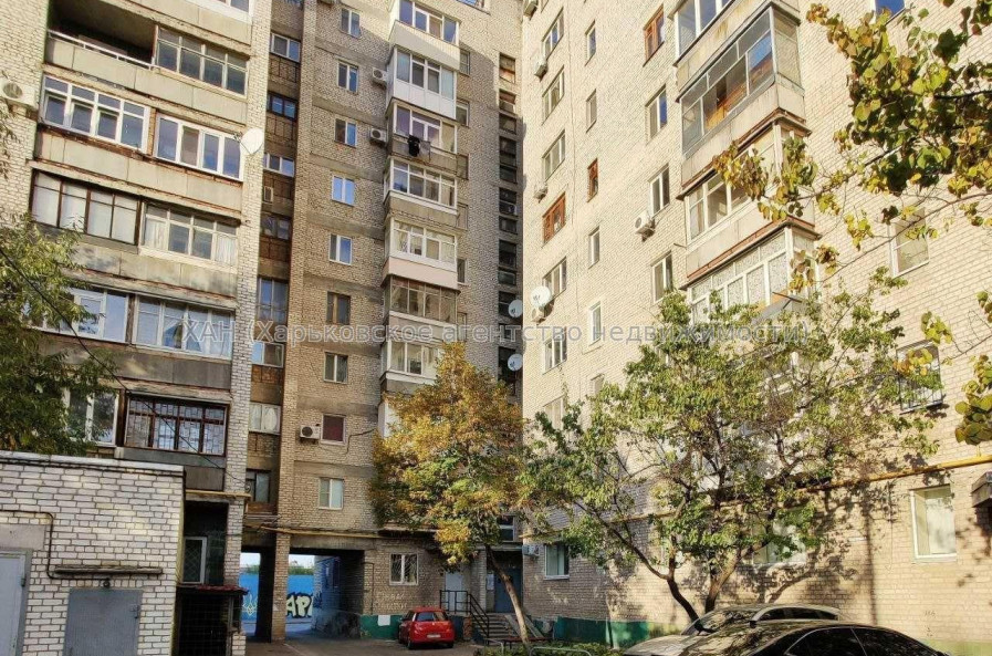 Продам квартиру, Славянская ул. , 3  ком., 63.50 м², косметический ремонт 