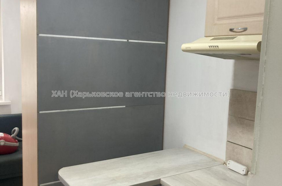 Продам квартиру, Леси Украинки ул. , 1 кім., 19 м², капитальный ремонт 
