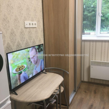 Продам квартиру, Героев Харькова просп. , 1 кім., 18.70 м², капитальный ремонт 