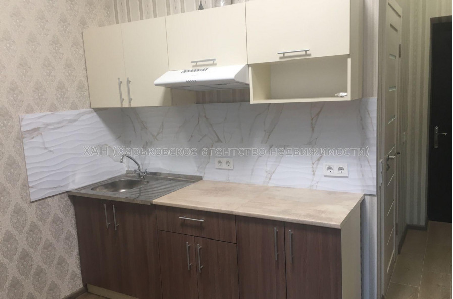 Продам квартиру, Героев Харькова просп. , 1  ком., 18.70 м², капитальный ремонт 