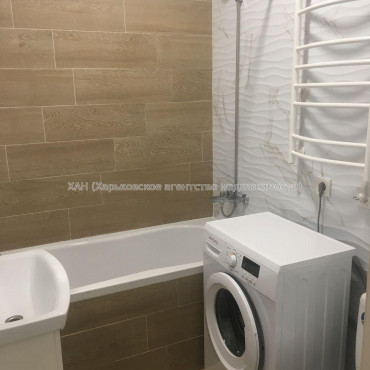 Продам квартиру, Героев Харькова просп. , 1 кім., 18.70 м², капитальный ремонт 