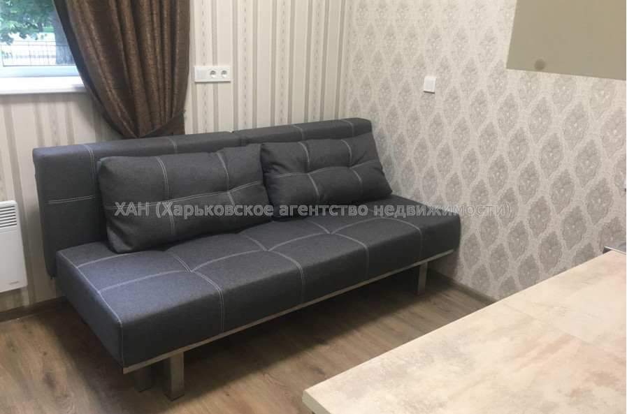Продам квартиру, Героев Харькова просп. , 1  ком., 18.70 м², капитальный ремонт 