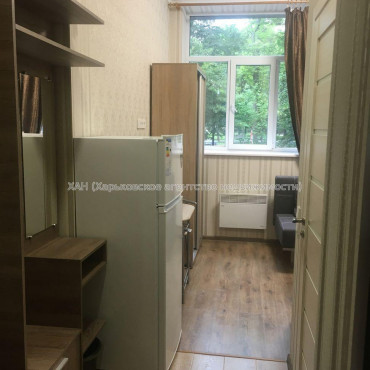Продам квартиру, Героев Харькова просп. , 1 кім., 18.70 м², капитальный ремонт 