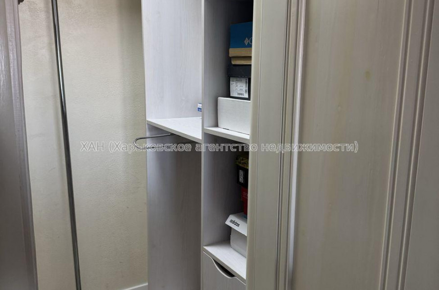 Продам квартиру, Ляпунова ул. , 4  ком., 80 м², капитальный ремонт 