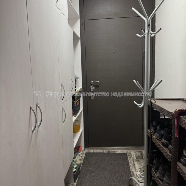 Продам квартиру, Ляпунова ул. , 4  ком., 80 м², капитальный ремонт 