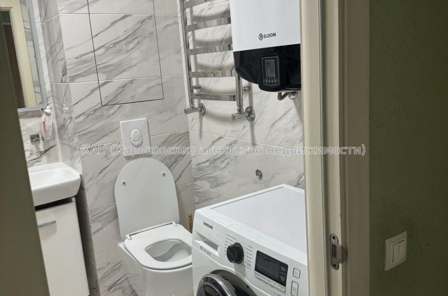 Продам квартиру, Ляпунова ул. , 4  ком., 80 м², капитальный ремонт 