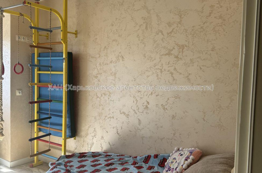 Продам квартиру, Ляпунова ул. , 4  ком., 80 м², капитальный ремонт 