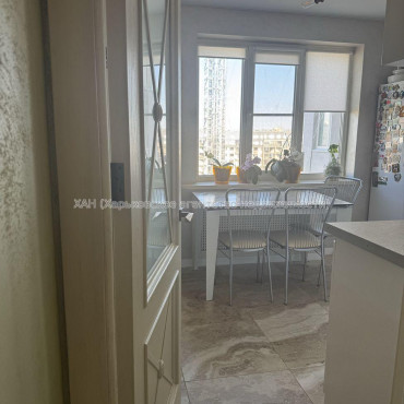 Продам квартиру, Ляпунова ул. , 4  ком., 80 м², капитальный ремонт 