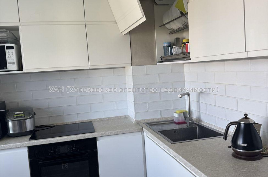 Продам квартиру, Ляпунова ул. , 4  ком., 80 м², капитальный ремонт 
