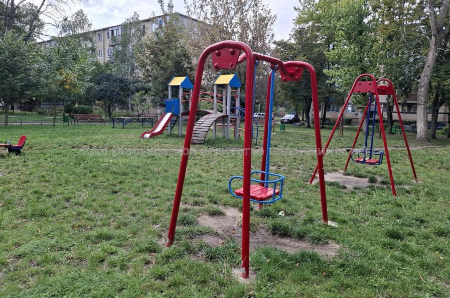 Продам квартиру, Франтишека Крала ул. , 3 кім., 57.50 м², косметический ремонт 