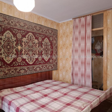 Продам квартиру, Франтишека Крала ул. , 3  ком., 57.50 м², косметический ремонт 