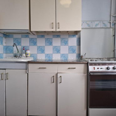 Продам квартиру, Франтишека Крала ул. , 3  ком., 57.50 м², косметический ремонт 