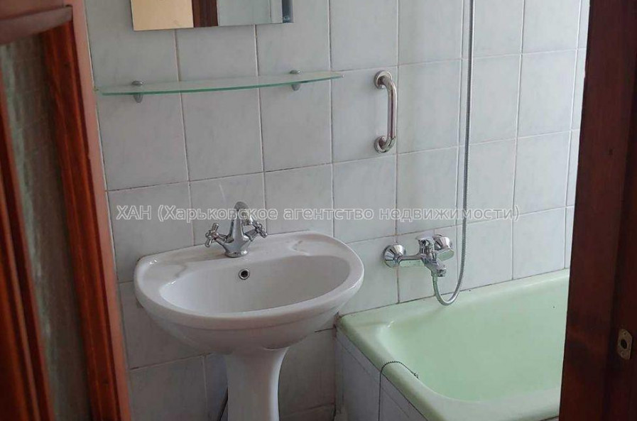 Продам квартиру, Аэрофлотская ул. , 1 кім., 28 м², капитальный ремонт 