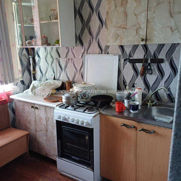 Продам квартиру, Власенко ул. , 1  ком., 33 м², косметический ремонт 